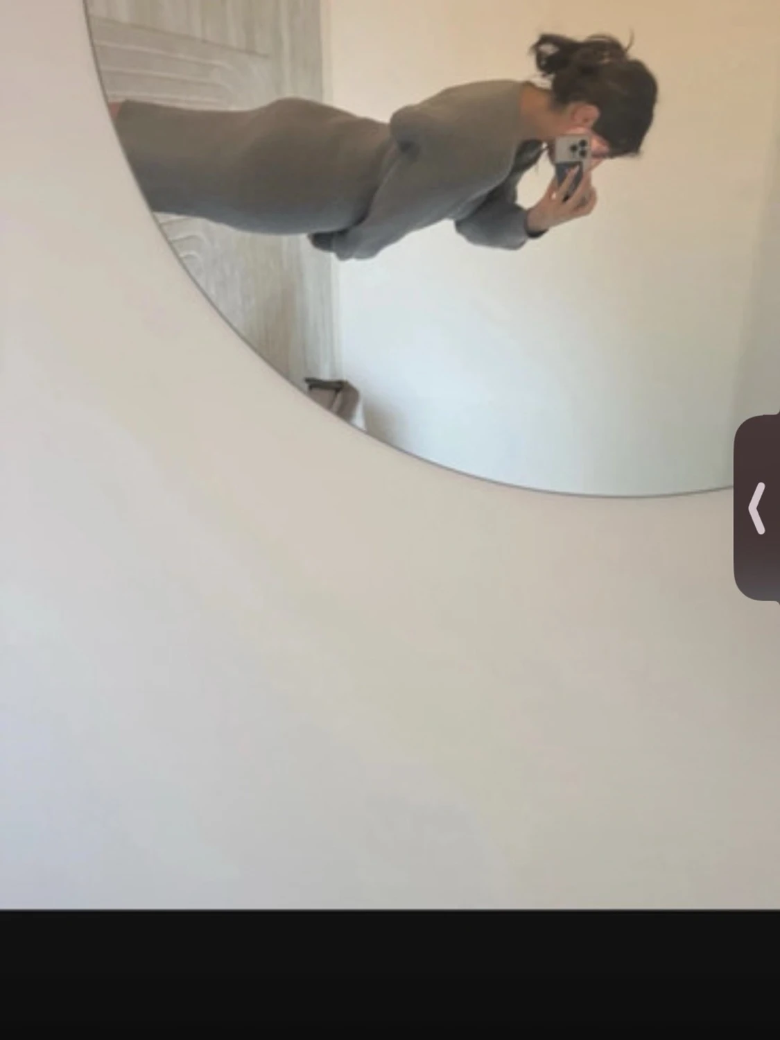 Grå stickad långklänning med slits - 4