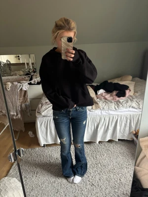 Lågmidjade jeans  - As snygga lågmidjade jeans ifrån Gina