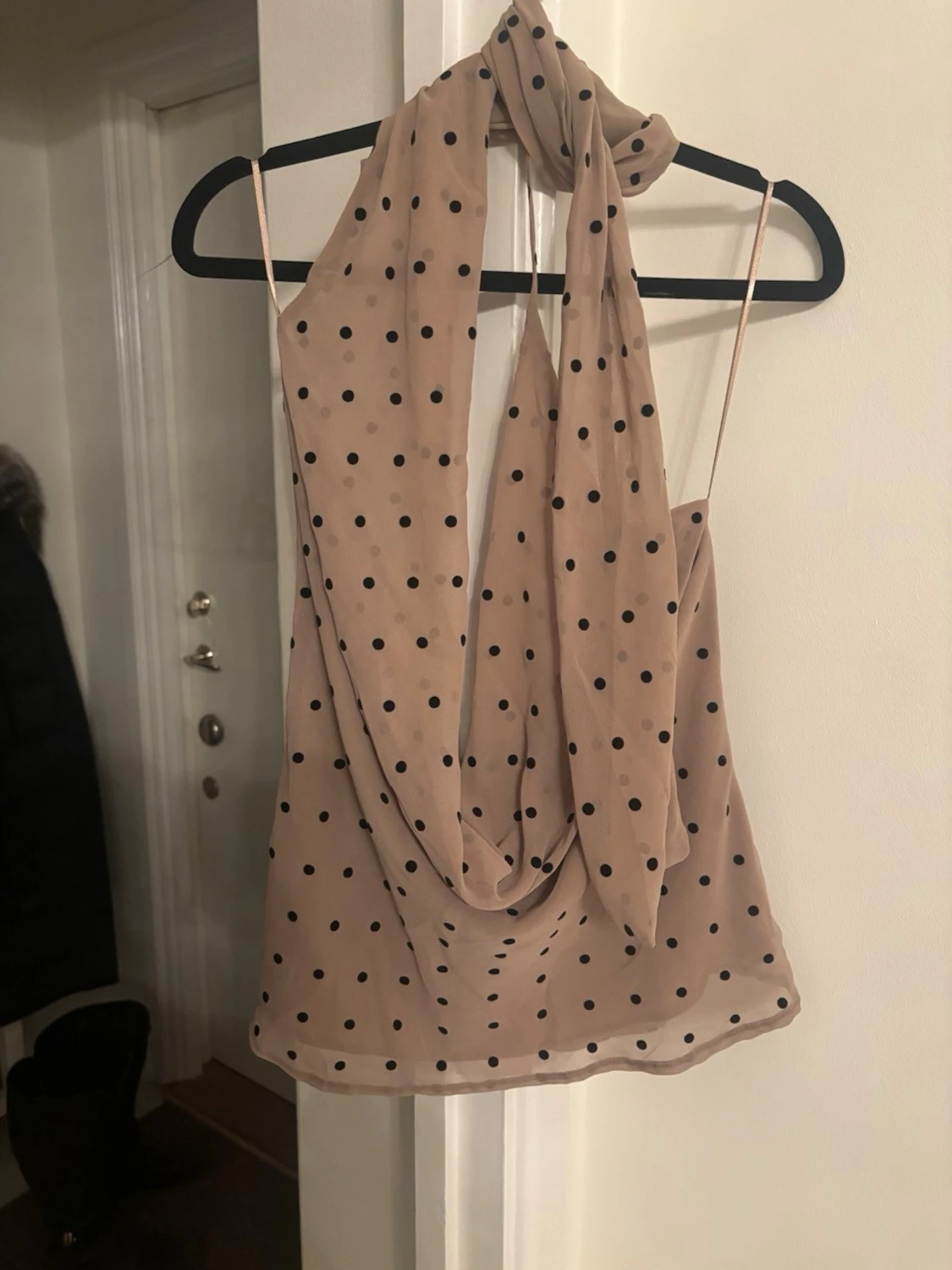 Beige prickig omlott linnetopp Zara 