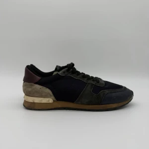 Valentino rockrunners - Snygga valentino rockrunners med mycket bra skick i storlek 42 passar 43