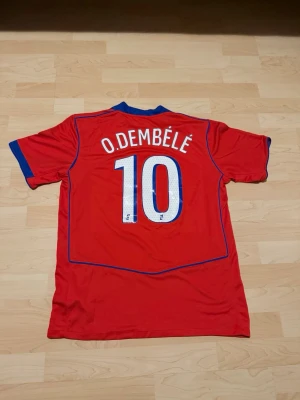 Dembele #10 Paris SG Tredje Kit 2025/26 - Stilren fotbollströja i helt nytt skick. Tröjan är inte använd en endaste sekund.