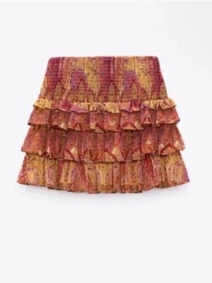 Mönstrad volangkjol i rött och gult - Jätte trendig kjol perfekt till sommaren !!