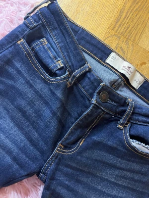 Hollister shorts  - Jättesnygga, fint skick! De är omsydda lite (ca 1-2cm) , endast så de ska sitta mer lågmidjat!