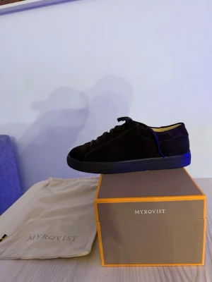 Oaxen Monochrome  - Nya myrqvist skor, inte använda någon gång. Nypris 2000kr. Men pris kan diskuteras privat 