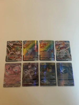 Pokémon kort - Säljer dessa, skriv dm för fler bilder etc!