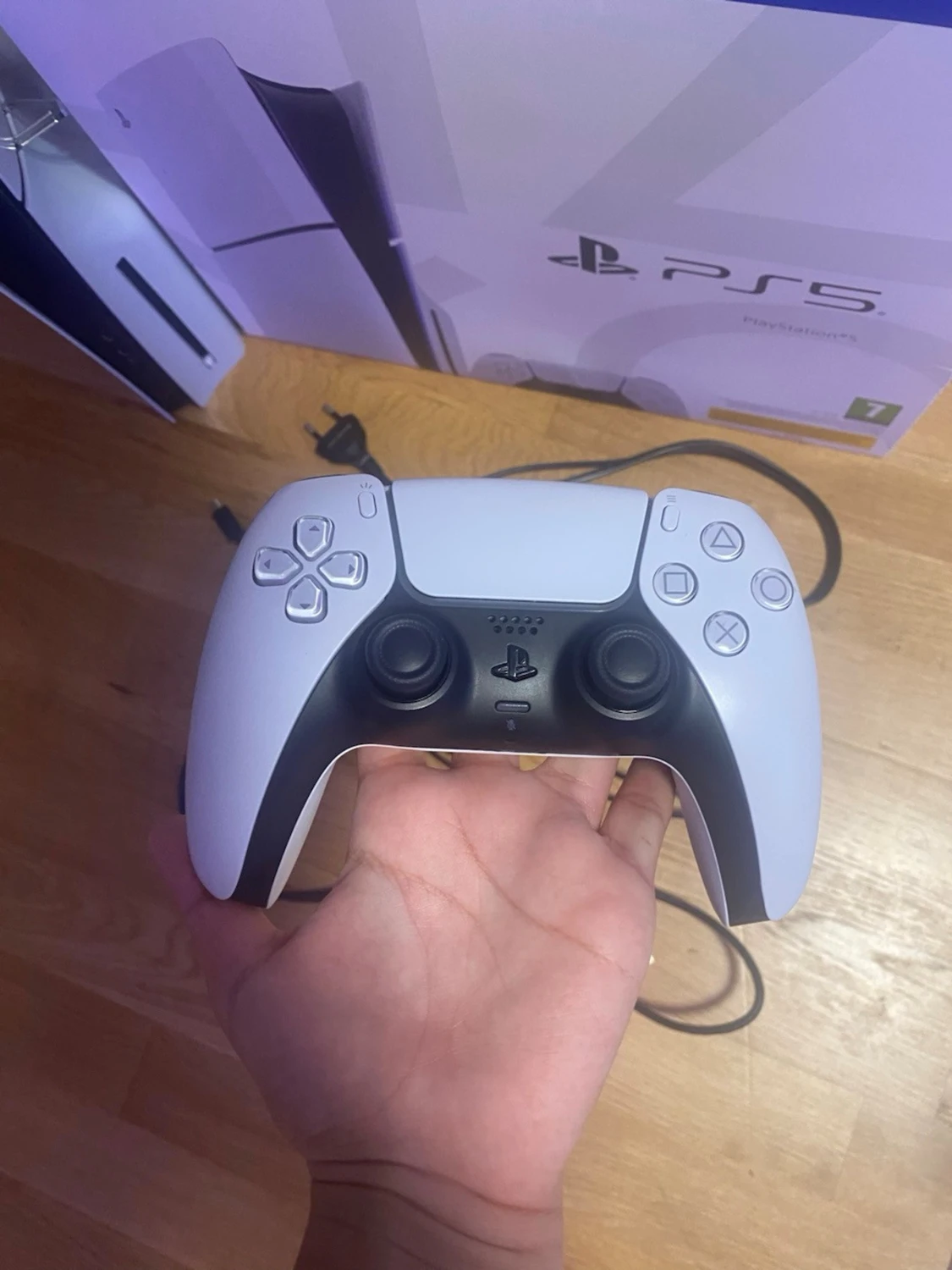 Sony PlayStation 5 med handkontroll - 3