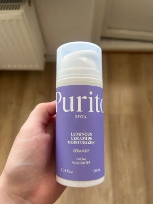 Hudvård  - En ansiktskräm som är endast använd två gånger och köpt nyligen, mycket kvar! Är i princip ny. Nypris: 270