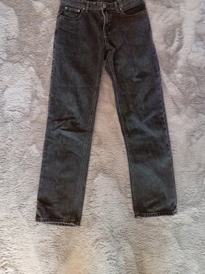 Jeans  - Säljer snygga jeans från Jack & Jones jeans i topp skick hör av dig vid frågor eller intresse 