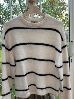 stickad tröja - Fin stickad tröja ifrån GinaTricot