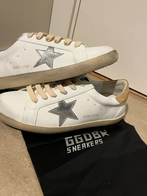 Golden Goose skor  - Helt nya aldrig använda, size 42, dessa skor är  både för män och kvinnor