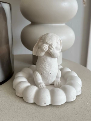 Handgjord inrednings figur - Handgjord inrednings figur formad som en kanin, gjord av hobby betong 