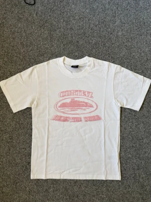 Corteiz white and pink t shirt - Size S, true to size. Very comfortable and fits perfectly.
