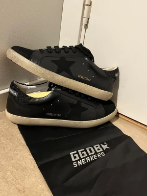 Golden Goose skor  - Helt nya aldrig använda, size 44, dessa skor är  både för män och kvinnor