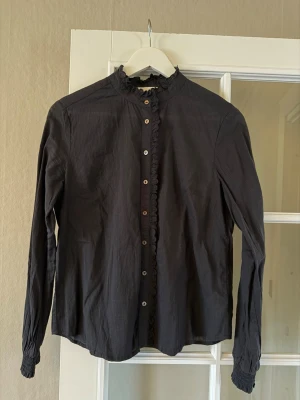 Skjorta - Skjorta från Odd Molly, storlek S.