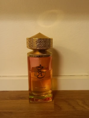 Khair Peach Deluxe Eau de Parfum - Khair peach delulu från Paris corner✨️Se bild hur mycket använt 