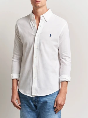 Vit skjorta från Ralph Lauren - Klassisk vit skjorta från Ralph Lauren i modellen Featherweight Mesh. Tillverkad i ett lätt och luftigt bomullsmaterial med knappar framtill. Någon missfärgning vid armhålorna, men syns inte när man har på sig den! Skick:7-8/10. Nypris: 1600. Mitt pris 699! Kan tänka mig att sänka priset något vid snabb affär. Hör av er vid minsta lilla!🍻