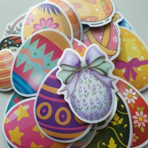 25st påskägg, påsk klistermärken/stickers - Klistermärken/stickers. Motiv: påskägg. Antal: 25st. Skick: ny/oanvänd. Kul att använda till pyssel, scrapbooking och annat. Kan tex användas till att dekorera din bärbara dator, anteckningsbok, resväska, etc. 