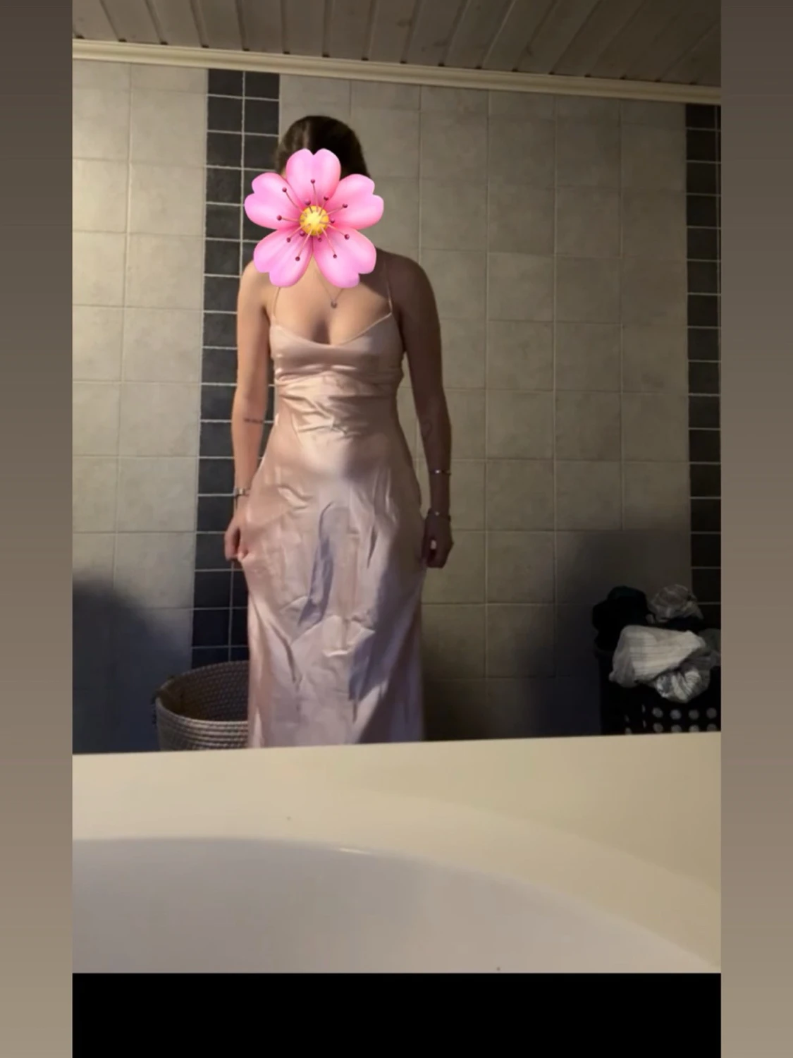 Ljusrosa långklänning med smala axelband