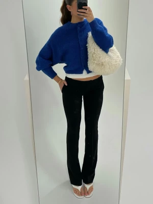 Kostymbyxor Tall - Säljer ”Vera”  kostymbyxor i Tall från Bikbok, i storlek 38. Inga defekter. Skriv vid frågor eller funderingar 