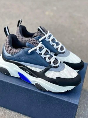 Dior b22 mörk blå - Dior b22 navy blue mycket bra skick i storlek 42 .