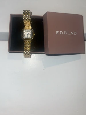 EDBLAD guld klocka! - Helt ny. Fått den som en present. Stainless steel!! Waterproof!! Har du frågor? Fråga gärna