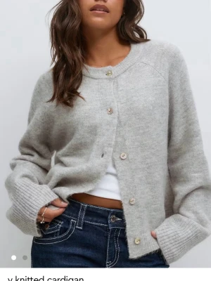 Ljusgrå kofta - Mysig ljusgrå kofta från gina tricot!🥰