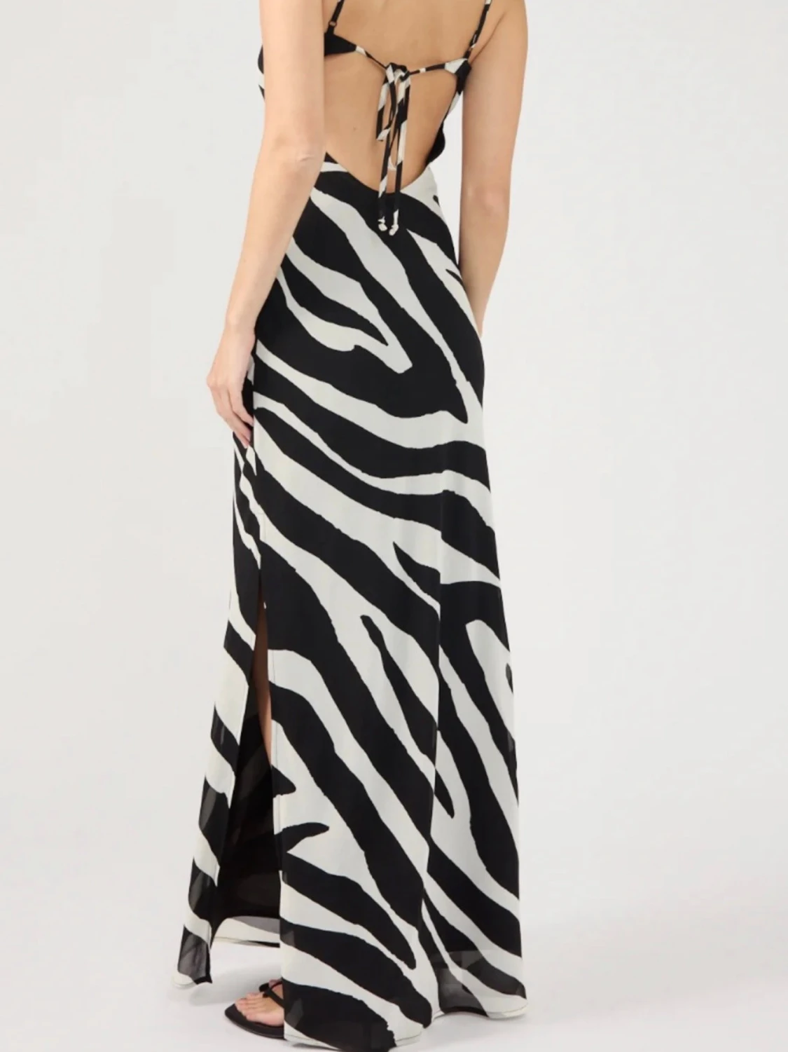 Zebramönstrad långklänning med smala axelband - 3