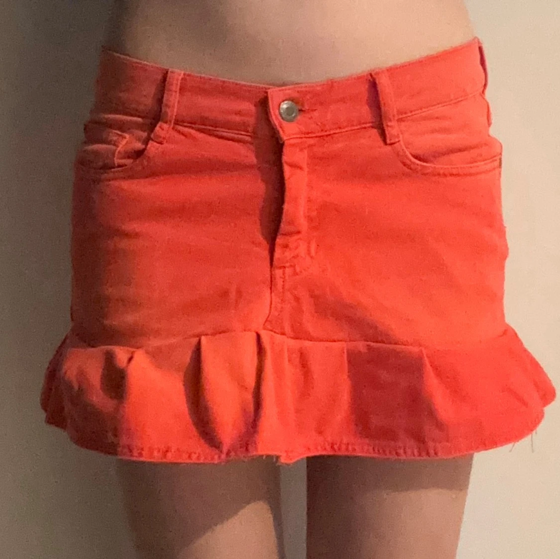 Röd volangkjol i denim - 2