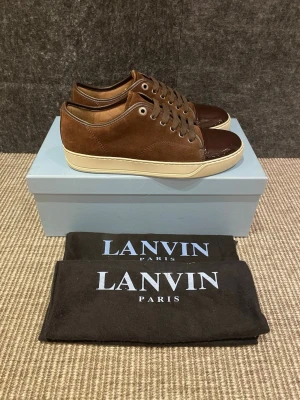 Lanvin skor  - Hej! Säljer nu dessa svin snygga lanvin skor. Skorna är i nytt skick! Testade en gång. Begränsat antal boxar och dustbags. Hör av dig vid frågor