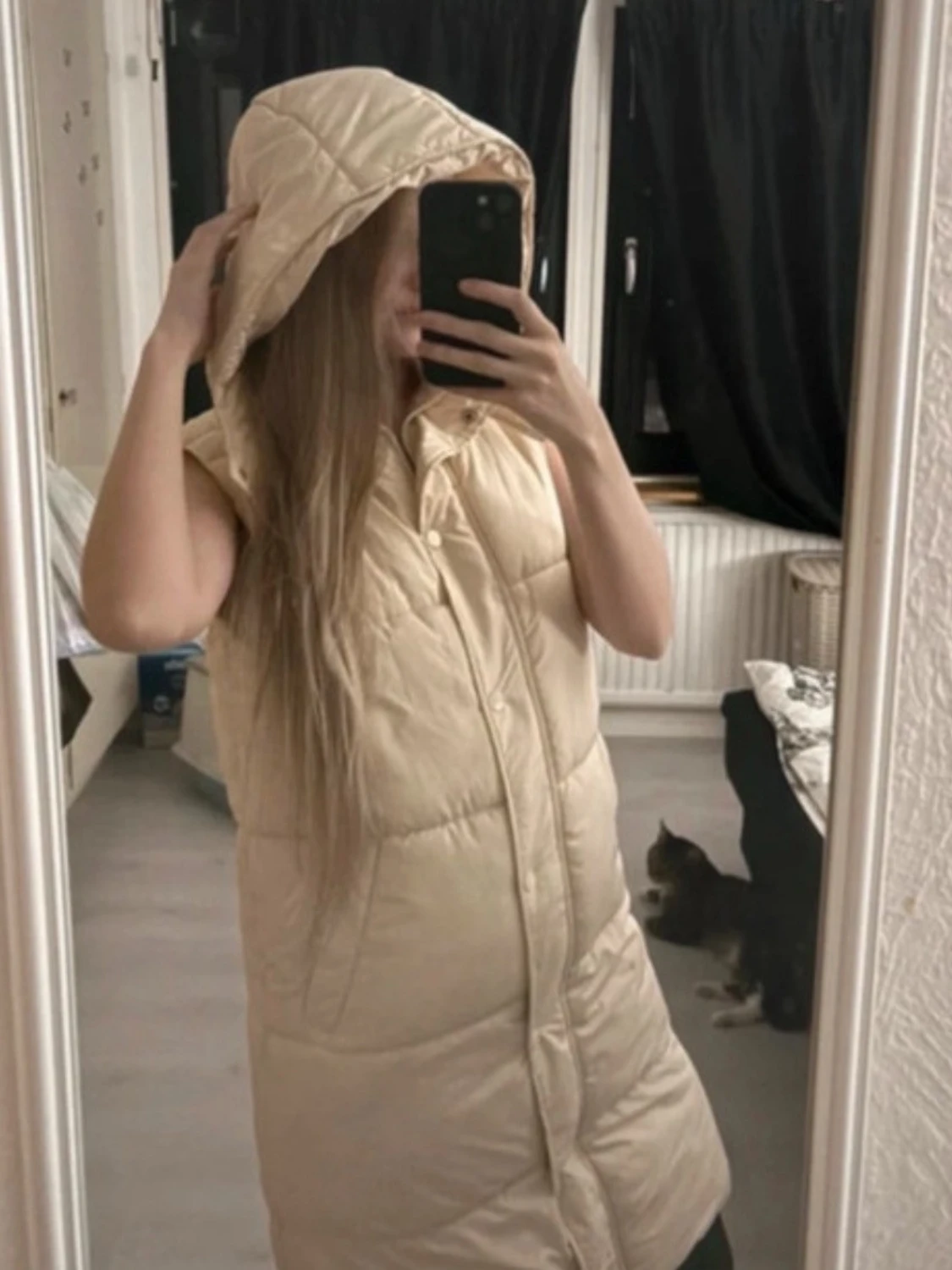 Ljusbeige lång dunväst  - 3