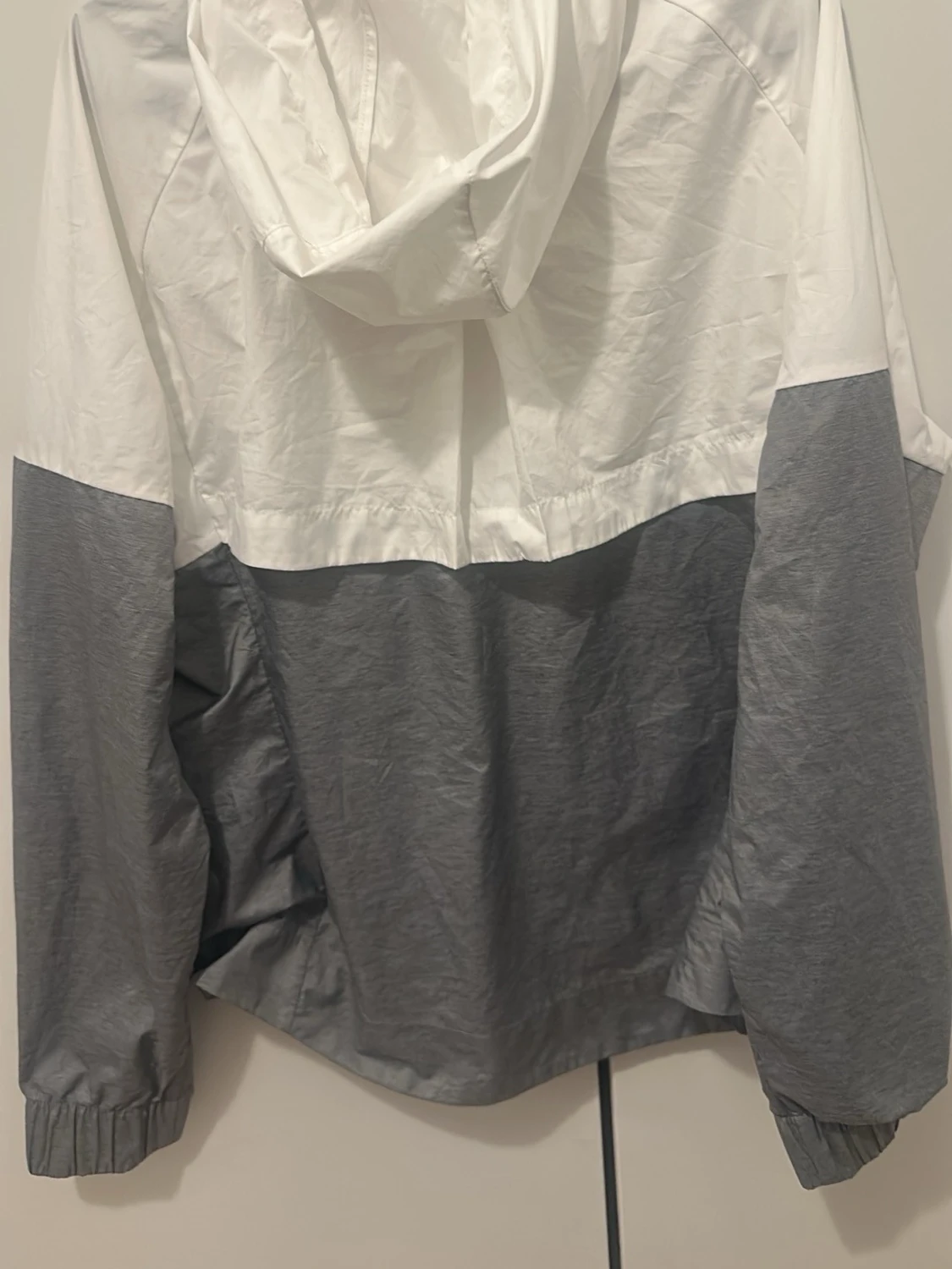 Nike vit och grå vindjacka - 1