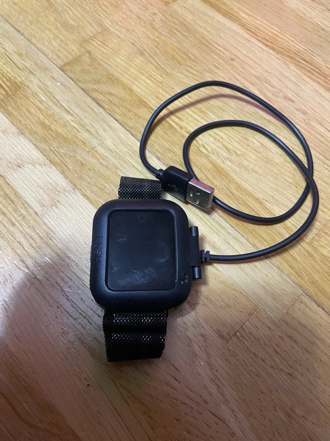 Svart smartklocka med mesh-armband - 1