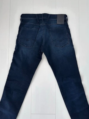 Replay anbass jeans  - Replay anbass jeans | storlek 29/32 | skick 10/10 | fraktar via valfrit ombud på köparens bekostnad | hör av dig vid funderingar |