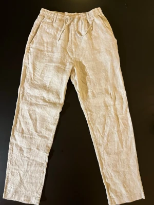 Linne byxor  - Linne byxor från akryl clothin använda ett par gånger bara. Hör av er om ni har frågor.