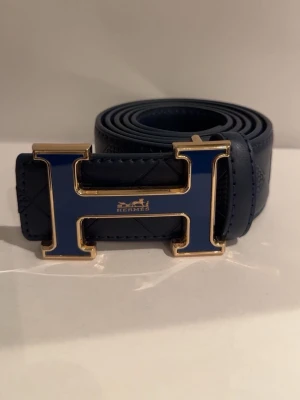 Herme’s bälte marinblå mönster - Helt nytt