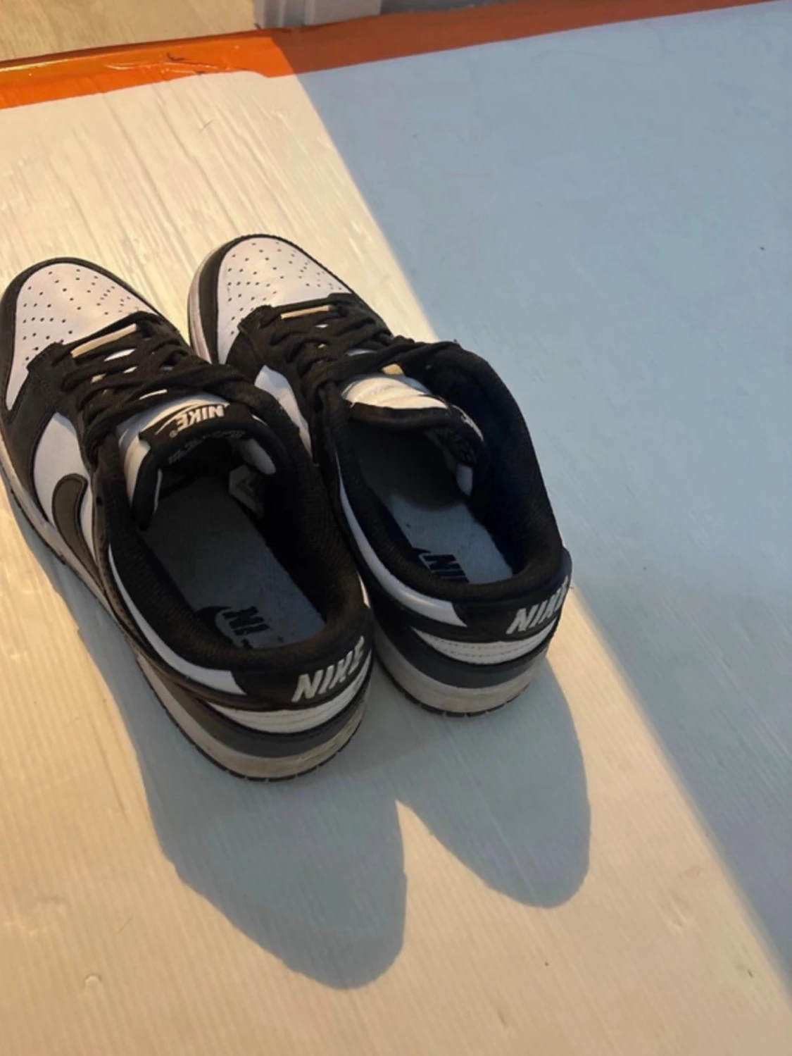 Nike Dunk Low svart/vit sneakers - 4