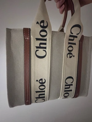 Beige tote bag  - ChIoe liknande tote bag. Perfekt skick knappt använd 