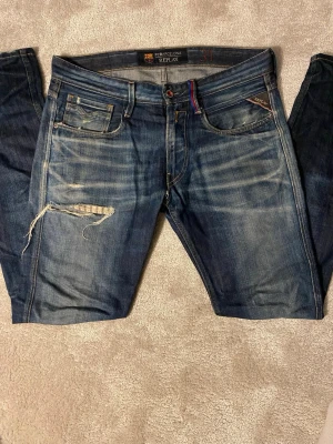 Replay jeans  - Säljer dessa ass feta och väldigt unika Fc barcelona Replay jeansen. Storleken är W31 L34 och de är i bra skick. Skriv för frågor! 