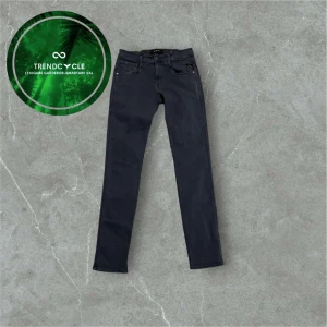 Replay Jeans - Replay Anbass jeans | Storlek 28/32 | Hör av dig vid frågor! // TrendCycle 