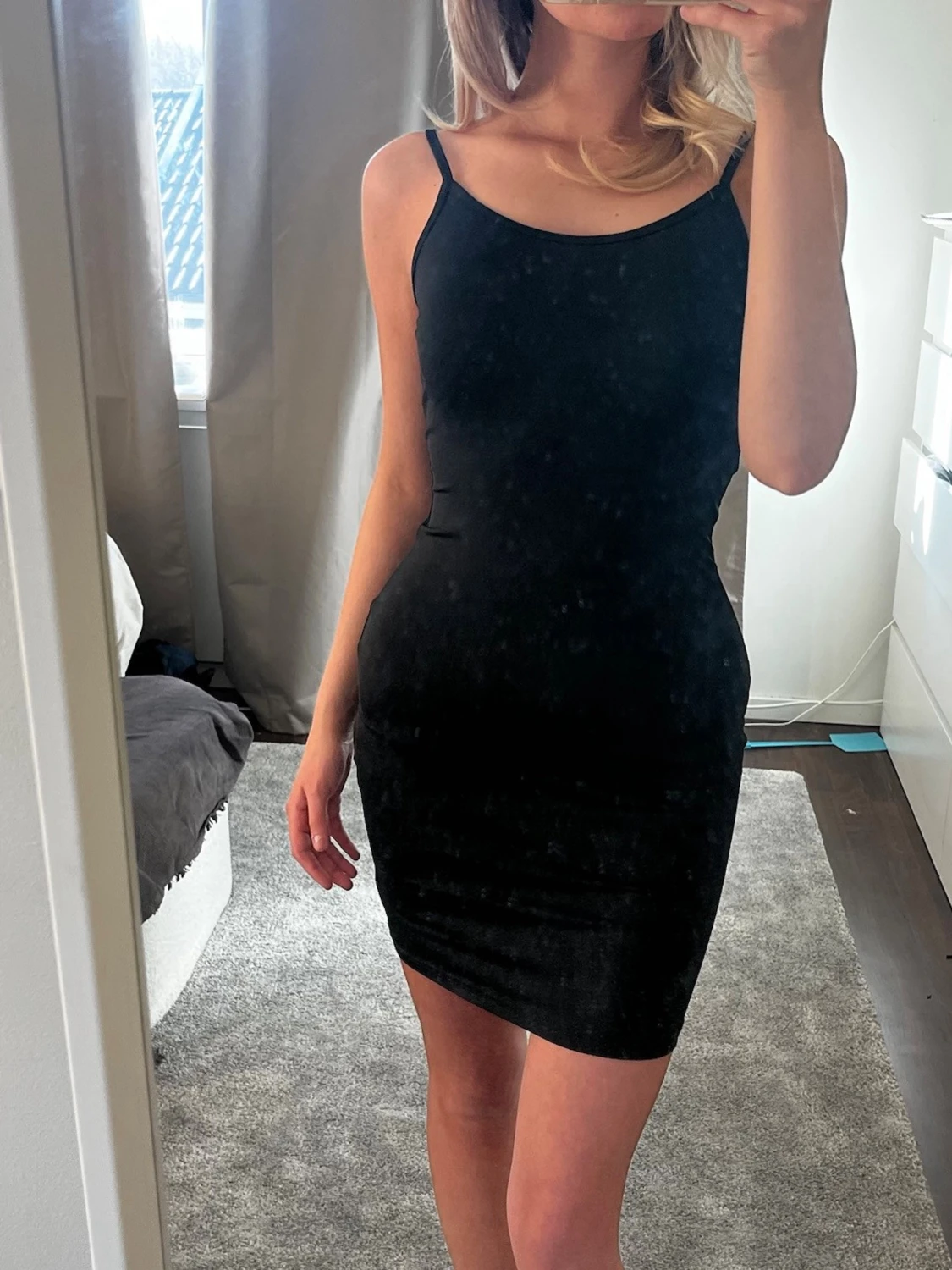 Svart tight kort klänning