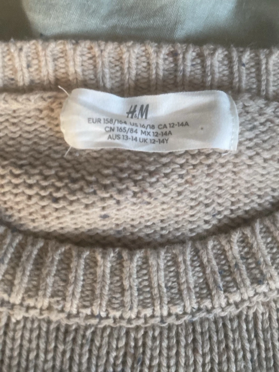 Beige stickad tröja från H&M - 1