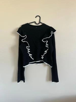 Stickad tröja från H&M - Storlek S. H&M divided