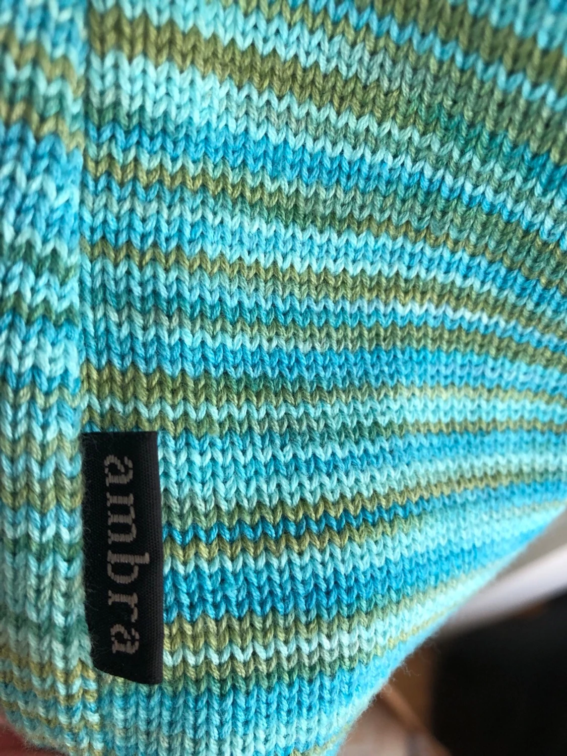 Stickad klänning i tirkosa toner från Ambra Stl S/M - 1