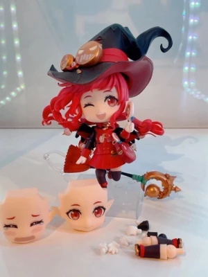 Nendoroid Geniewiz GoodSmilecompany anime figur - Dungen & Fighter - Geniewiz - Nendoroid (#1188) (Good Smile Arts Shanghai, Good Smile Company) 10cm. Officiell  nendoroid ifrån GSC.  Nypris 1000kr   Nendoroid 1188 - Genie Wiz från Good Smile Company. Figuren är oöppnad och i perfekt skick. Den kommer i sin originalförpackning. Alla delar och inget skadat.  Hennes hatt och väska lyser i mörkret.