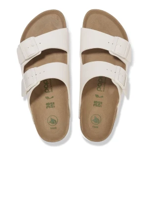 Vit/beiga birkenstock - Jätte fina och inga defekter alls då jag bara använt dem en halv sommar. Säljer för jag vill köpa i en annan färg. Köpta för 1200kr. Vill hälst inte gå ner mer på priset, eftersom de är i så bra skick, men kan tänka mig gå ner lite. 💕