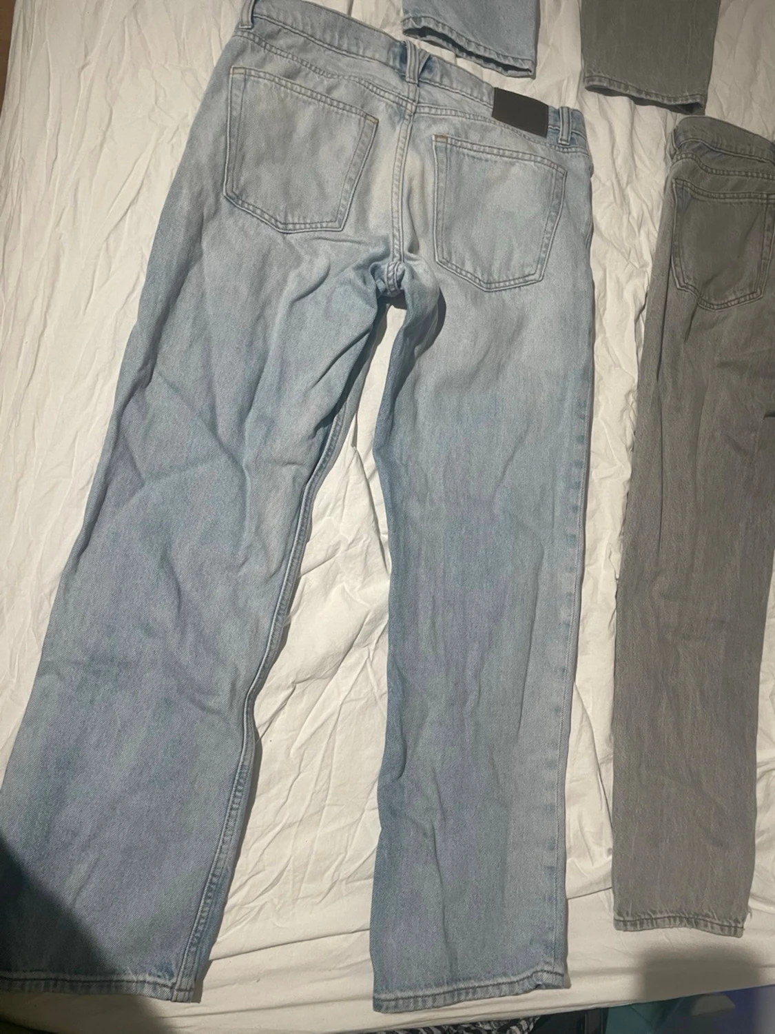 Ljusblå raka jeans från Valient - 1