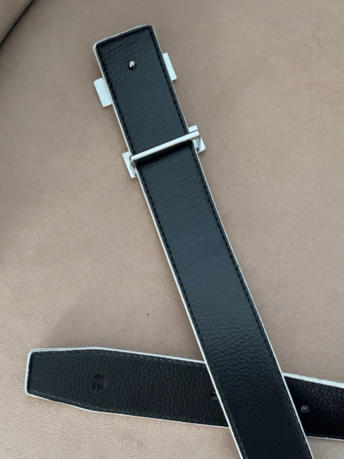 Vitt H’e’r’m’e”s skärp med H spänne - 3