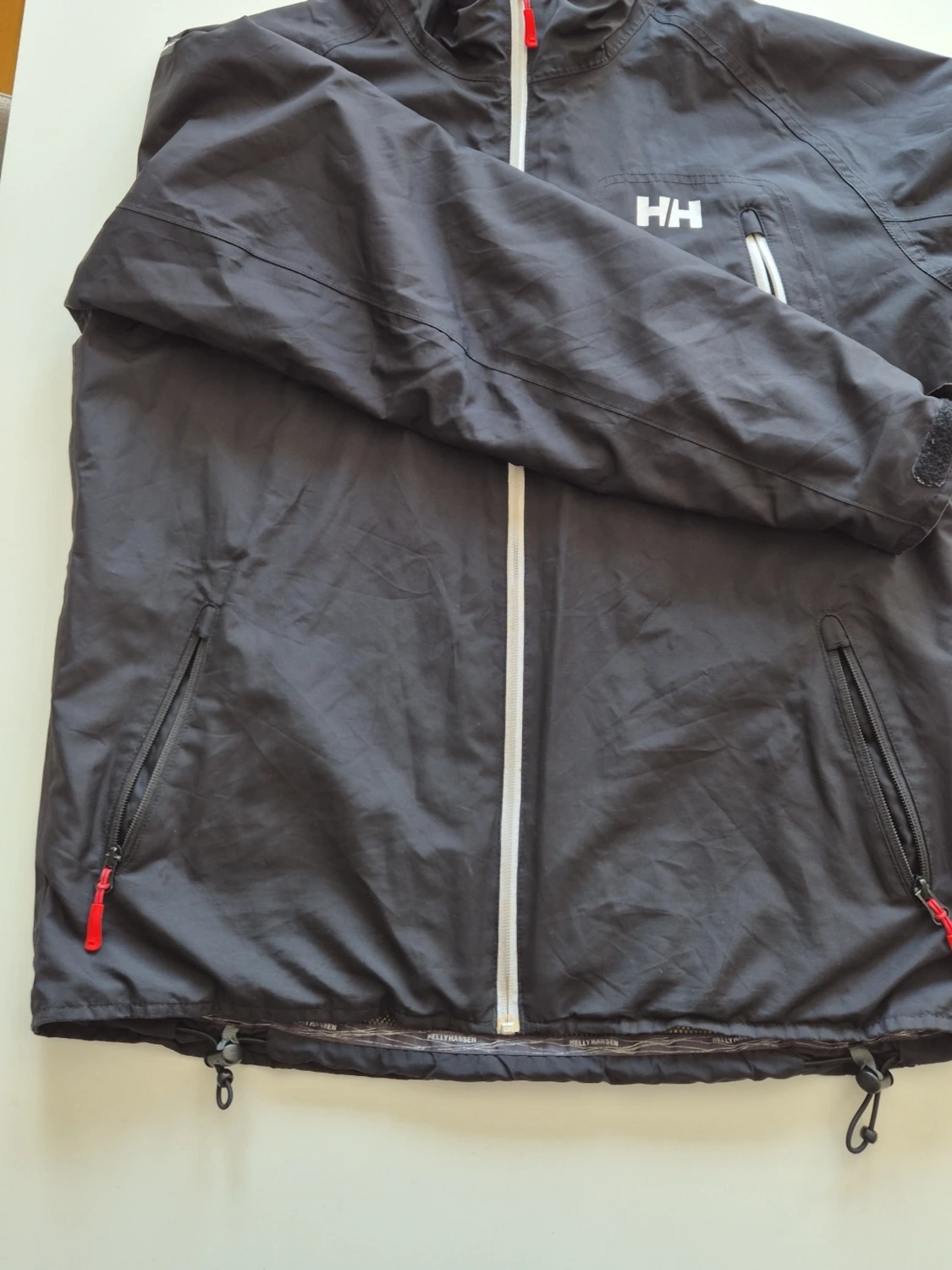 Svart jacka från Helly Hansen - 1