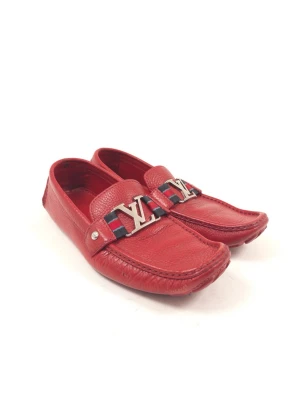 Louis Vuitton Loafers - •The Loafers has been gently used and is in very good condition • Size: 43 •Color: Red •Retail price: 10000Sek