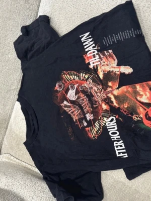 The Weeknd Merch  - The Weeknd Merch köpt på konserten 2023 i Stockholm. Använd endast en gång. Storlek S 💗